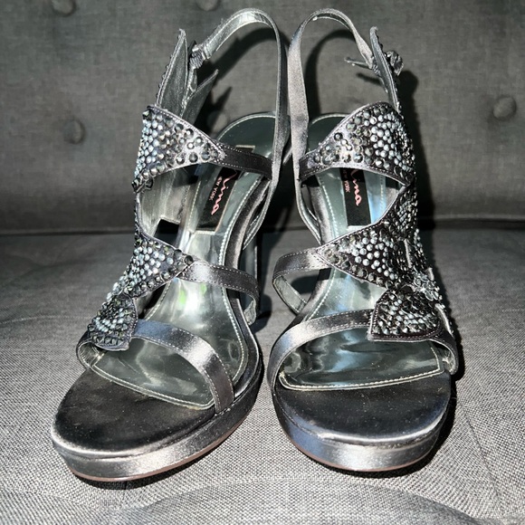 🧨SALE NINA SILVER RHINESTONE HEELS - Picture 3 of 6
